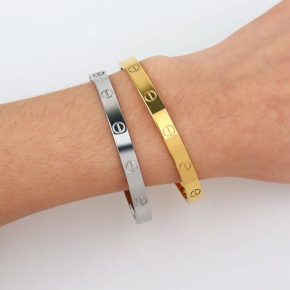 Stylish & Simple Love Bangle for classy feel parties - Picture 6 of 6